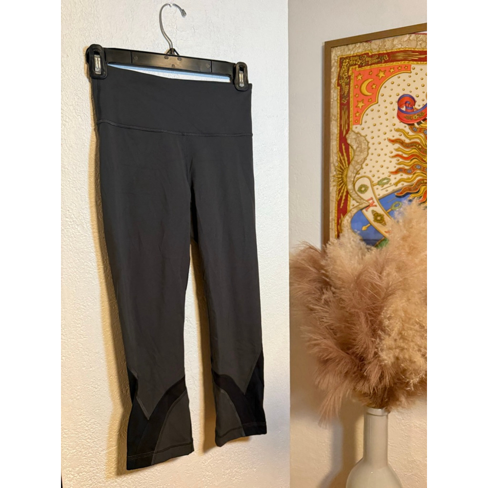 Preowned, Lululemon Throwback Inspire High-Rise Crop 21" gray/black, size 4
